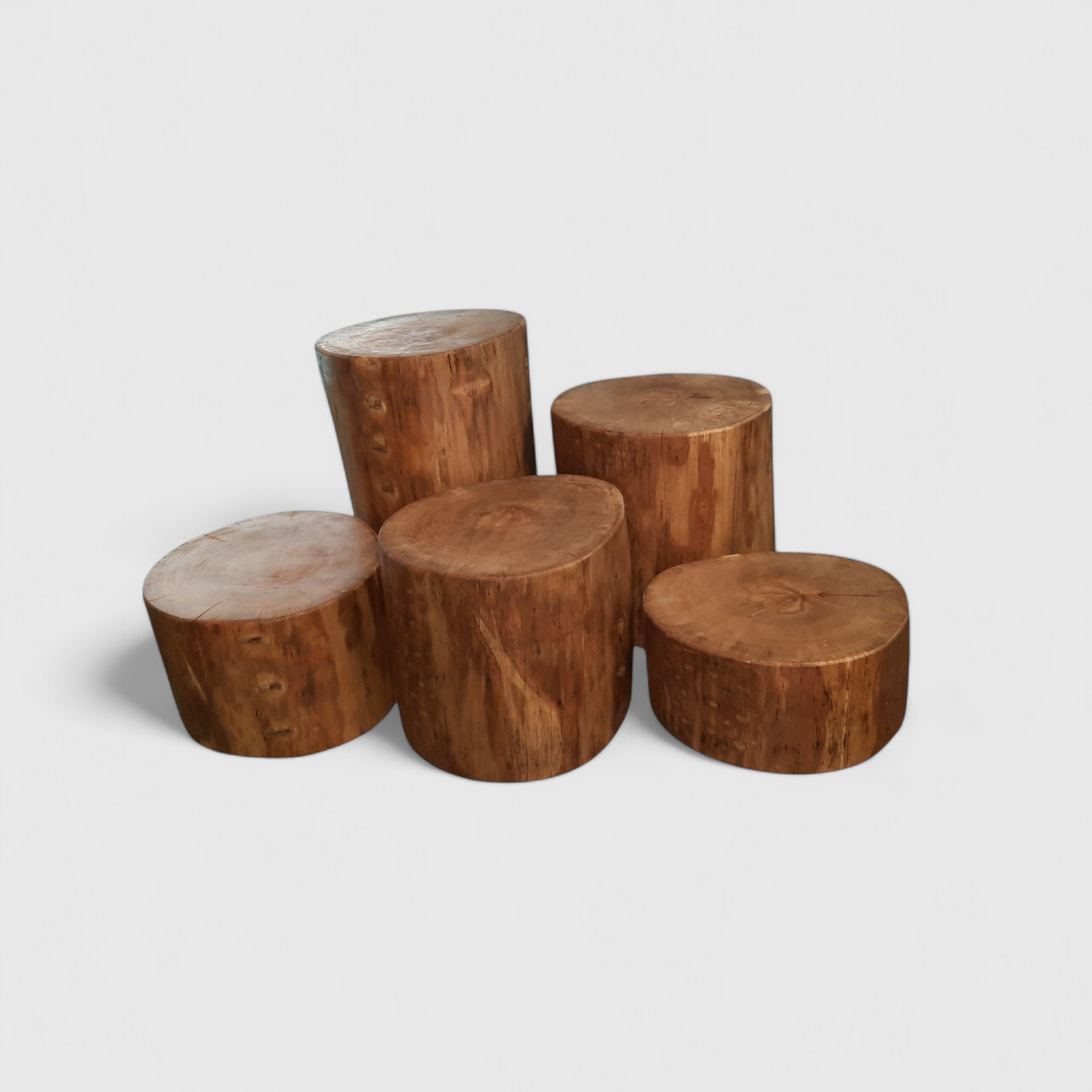 rustikale Baumstammablage aus heimischen Nadelholz